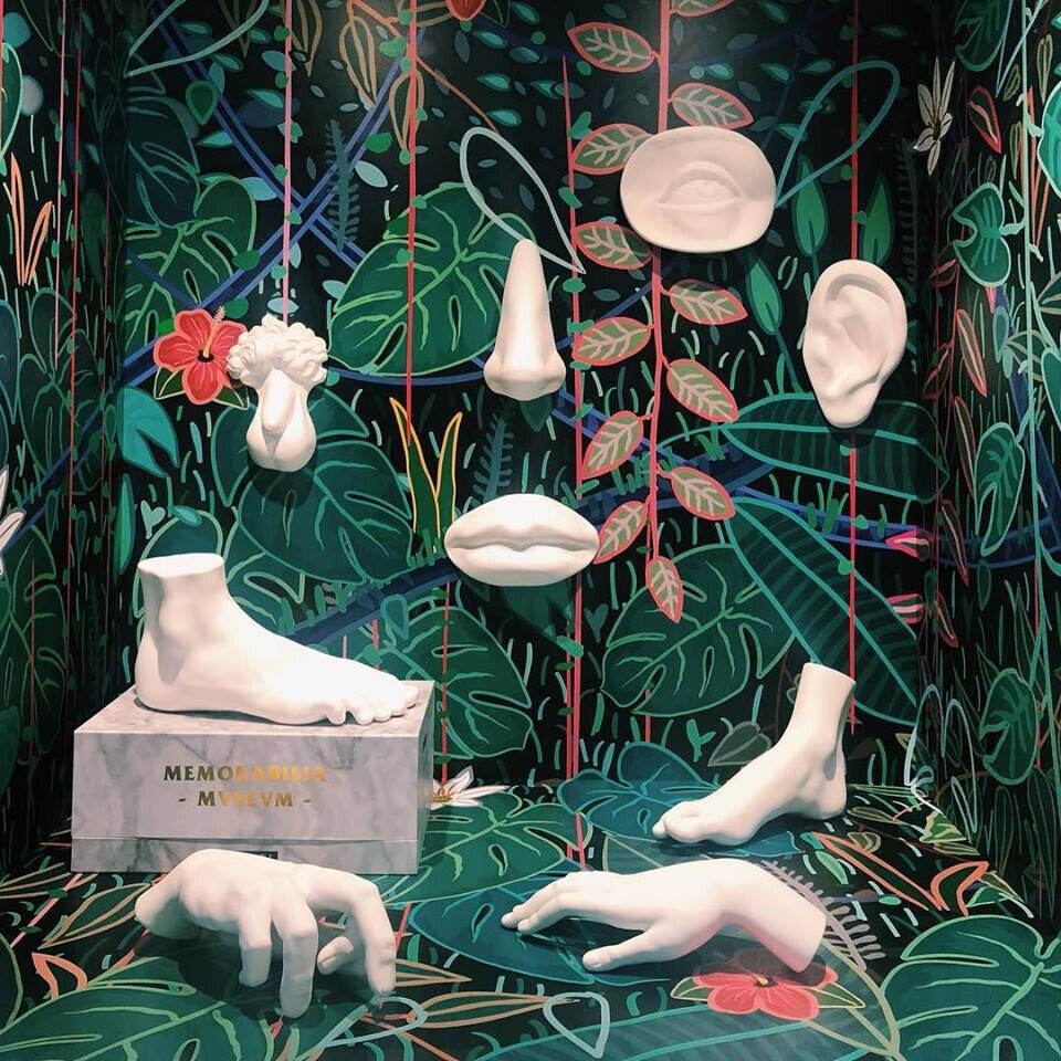 SELETTI Mano Donna Memorabilia Museum