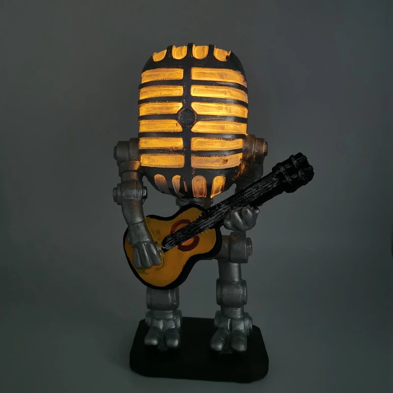 At35 Retro Style Microfono Robot Lampada Che Tiene Guitare Vintage Resina Decorazione Della Casa Robot