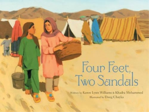 Karen Lynn Williams Khadra Mohammed Four Feet, Two Sandals (Copertina rigida)