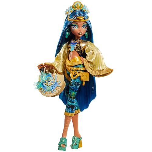 Monster High - Cleo De Nile Monster Fest, Bambola Con Outfit Glamour E Accessori A Tema Festival Musicale Inclusi, Spuntini, Poster Della Band E Borsa