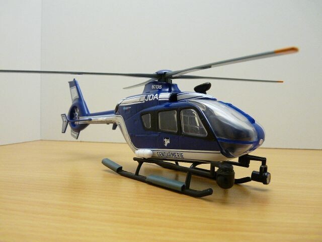 Helicoptere EUROCOPTER EC135 GENDARMERIE 1/43