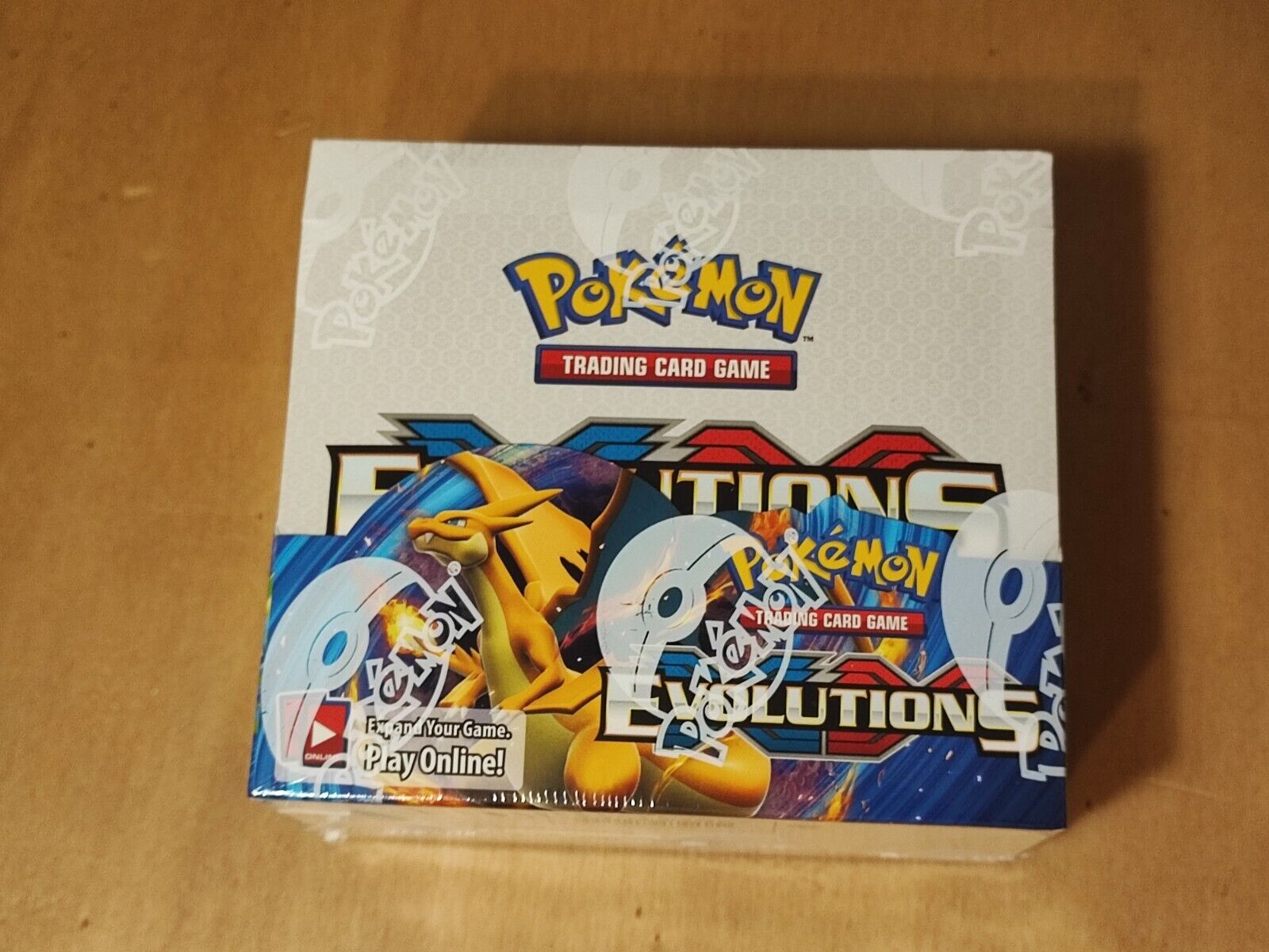 Pokemon XY EVOLUTIONS Booster Box 36x Booster English Sealed Charizard Inglese