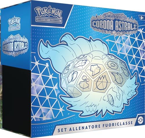 Gcc Pokémon: Set Allenatore Fuoriclasse Dell’Espansione Scarlatto E Violetto - Corona Astrale (Una Carta Promozionale A Figura Intera, Nove Buste Di E