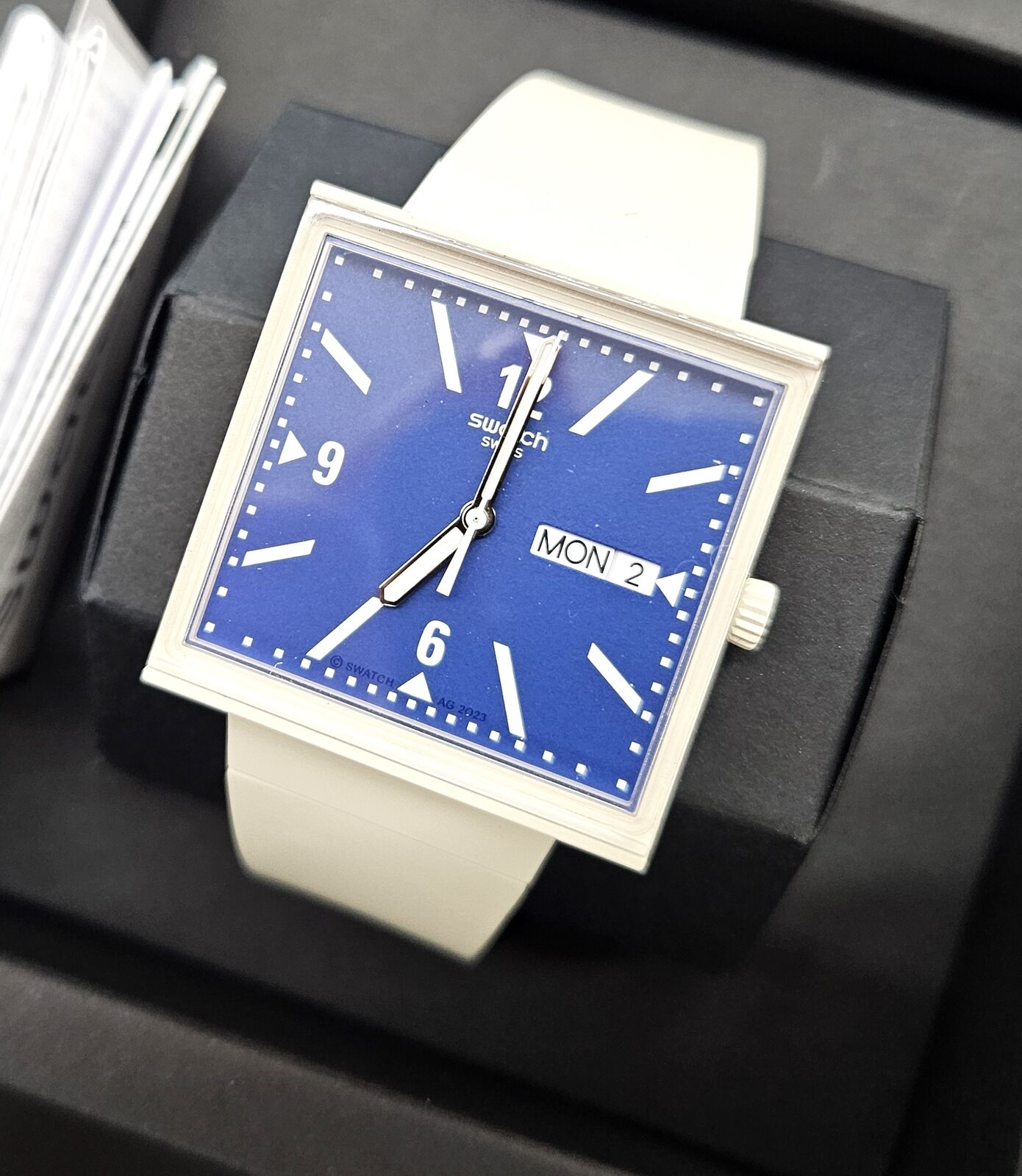 Swatch Square 2023 - SO34T700 - What if Beige ? - Nuovo -